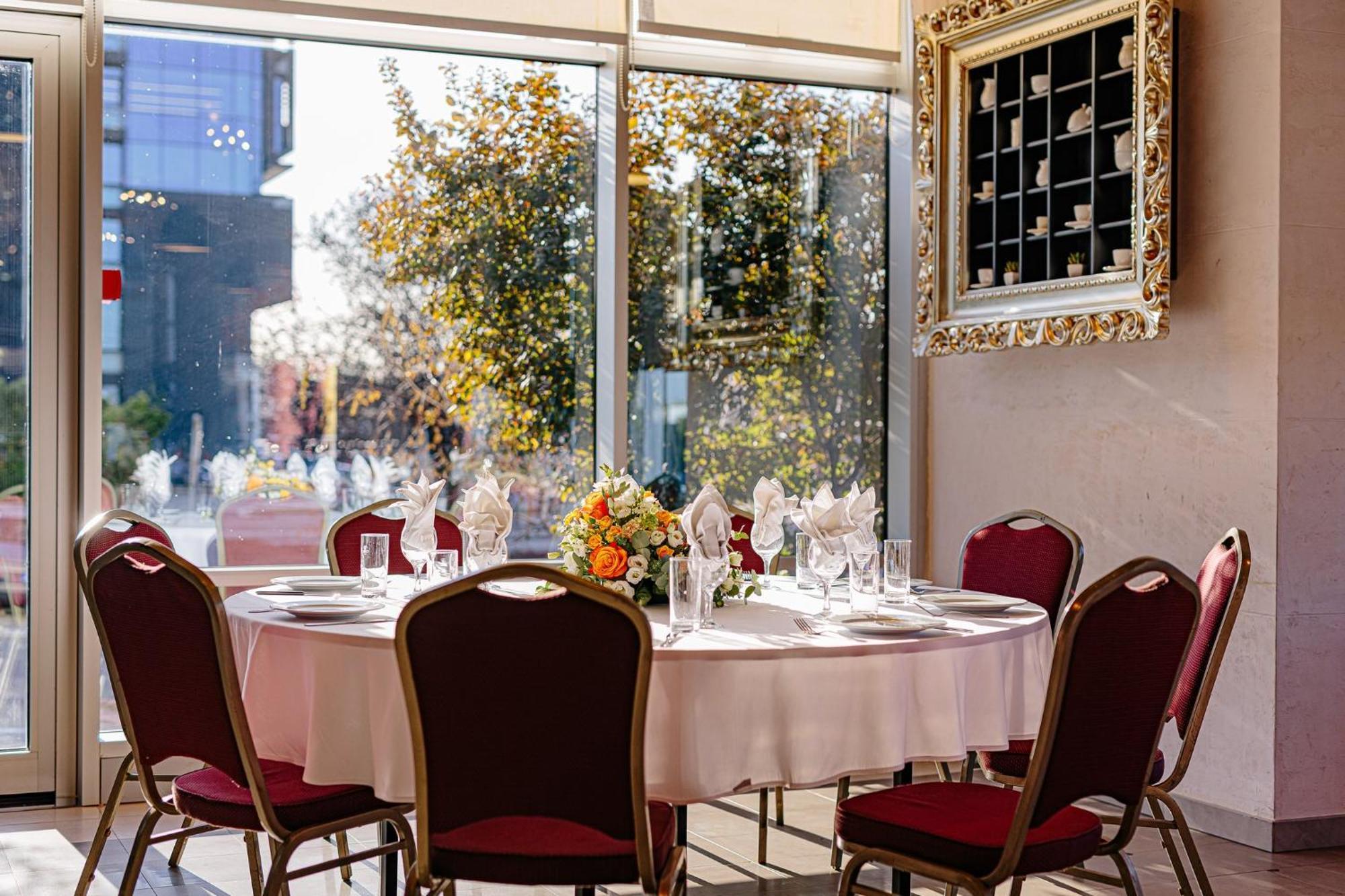 Holiday Inn Belgrade By Ihg Ngoại thất bức ảnh