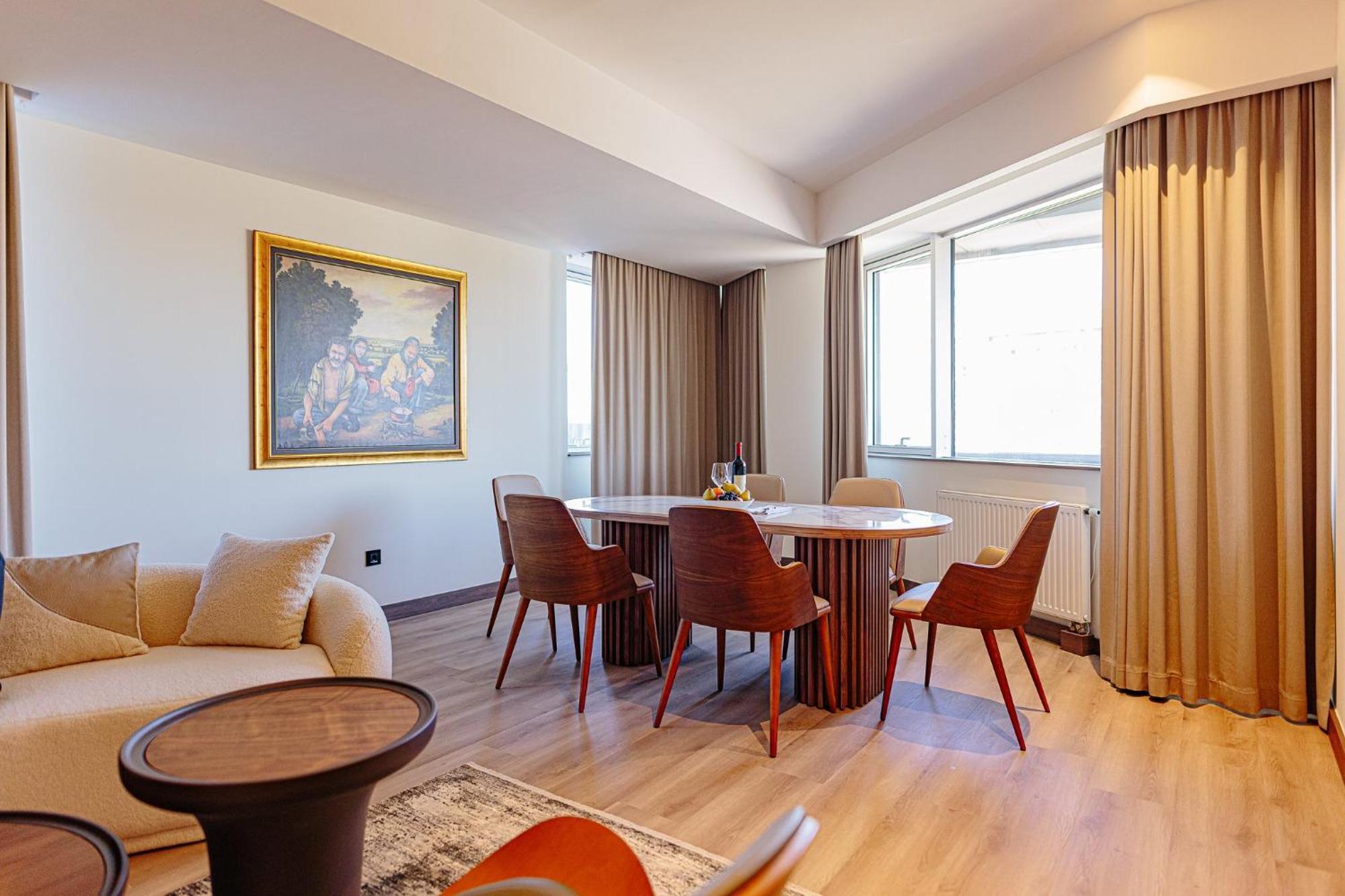 Holiday Inn Belgrade By Ihg Ngoại thất bức ảnh