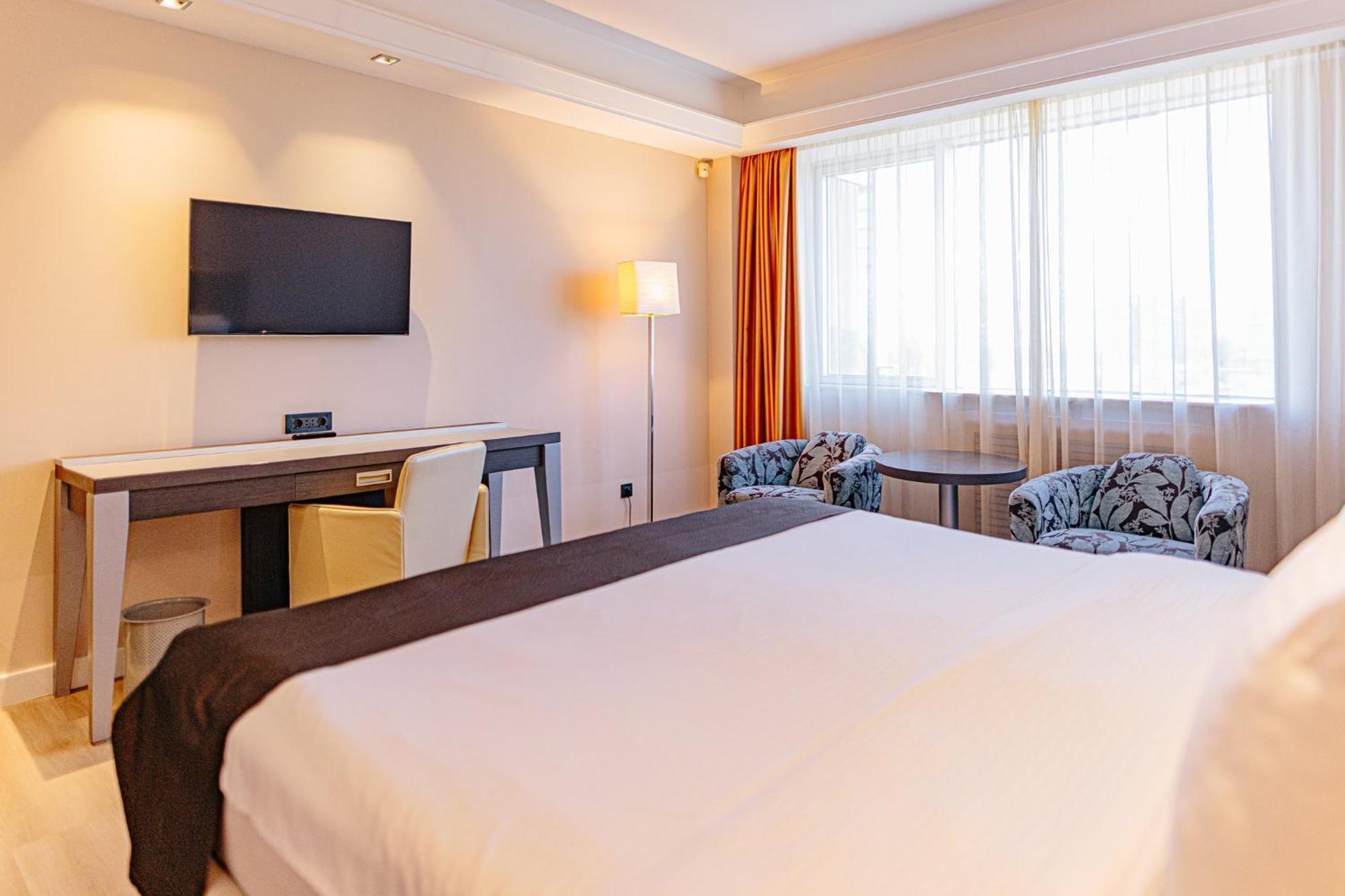 Holiday Inn Belgrade By Ihg Ngoại thất bức ảnh
