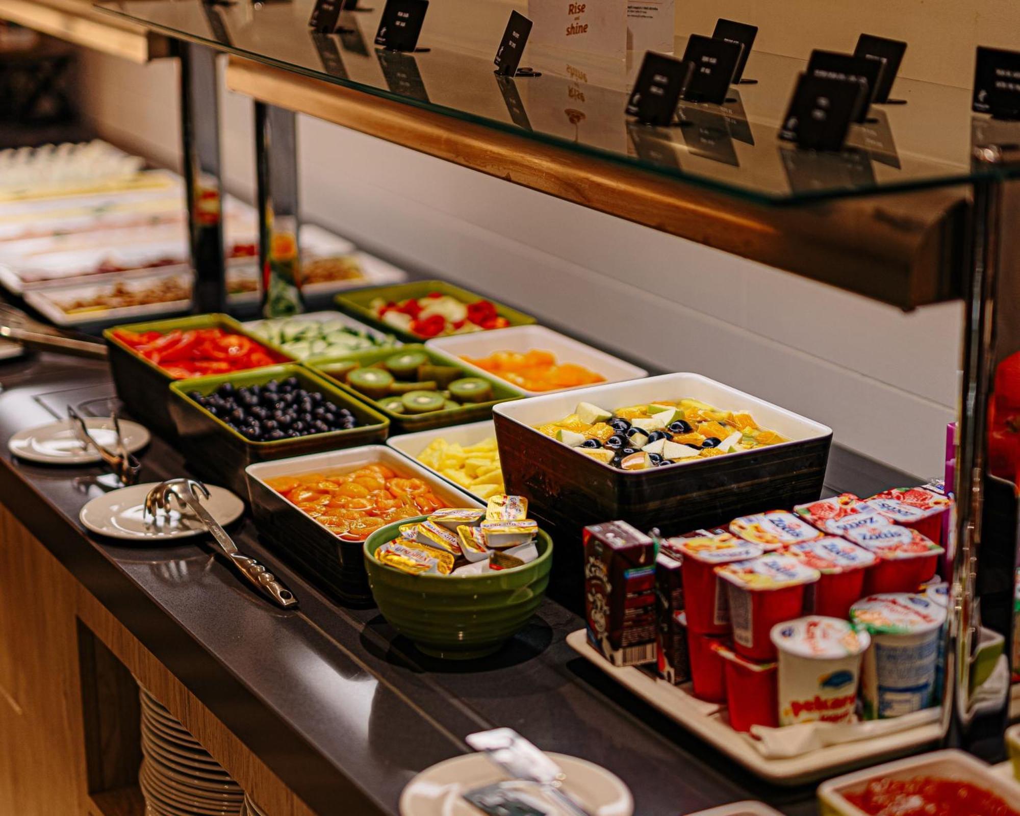 Holiday Inn Belgrade By Ihg Ngoại thất bức ảnh
