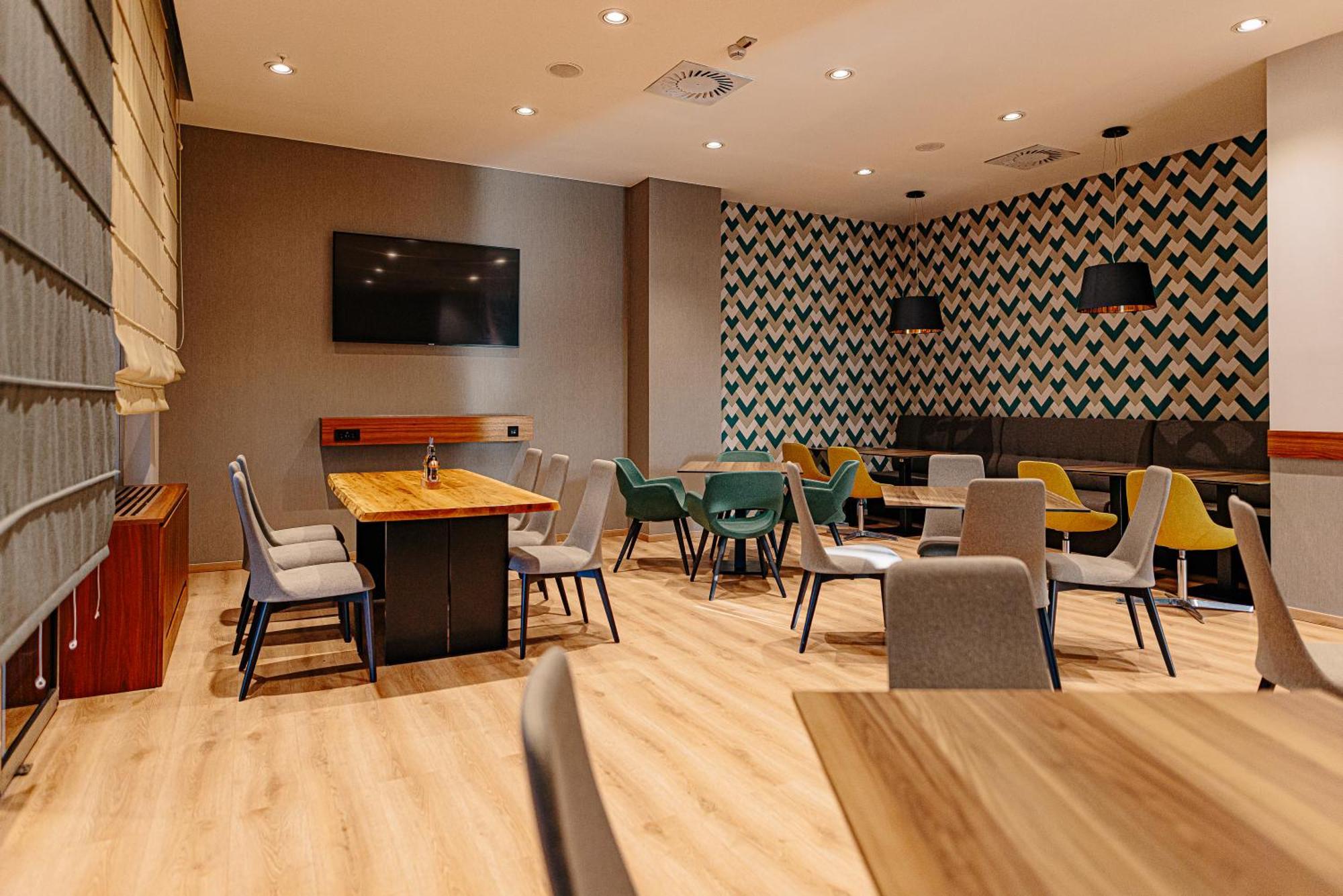 Holiday Inn Belgrade By Ihg Ngoại thất bức ảnh