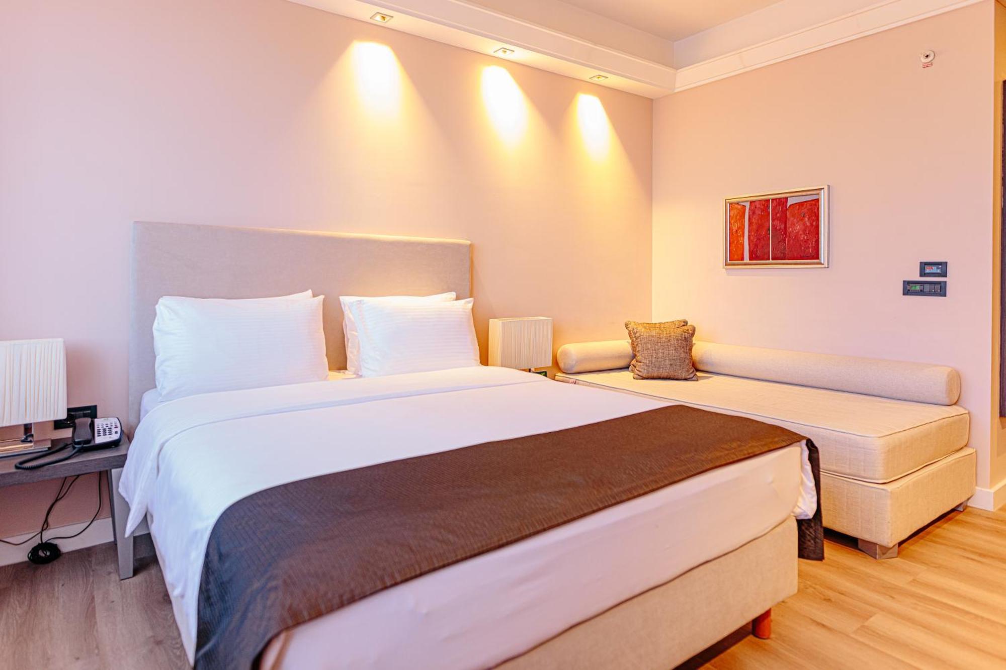 Holiday Inn Belgrade By Ihg Ngoại thất bức ảnh