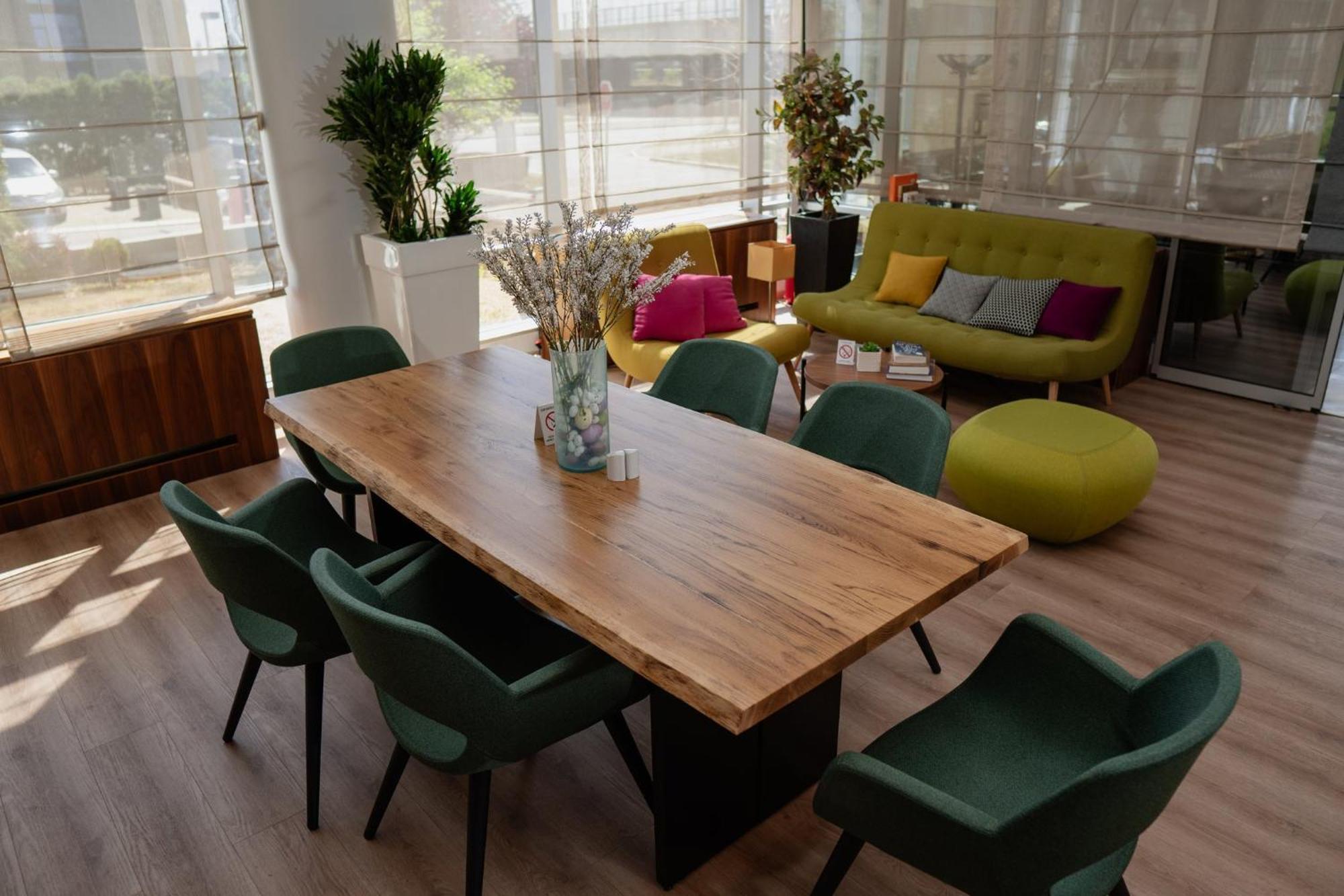 Holiday Inn Belgrade By Ihg Ngoại thất bức ảnh